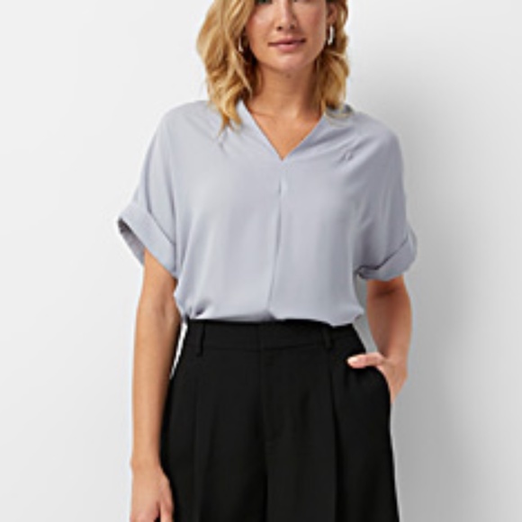 Baby blue cuffed sleeve fluid blouse - Simons - Picture 1 of 7